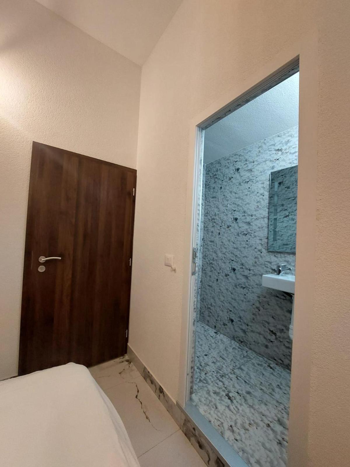 Hotel Inn Prizren Exteriör bild